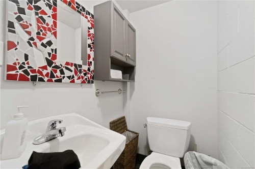 101-534 Yates St, Victoria, BC 