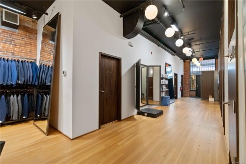 101-534 Yates St, Victoria, BC 