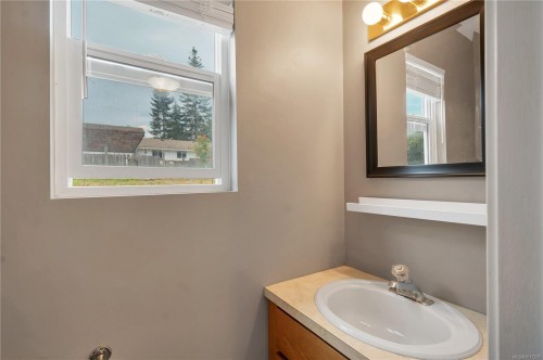 736 Nancy Greene Dr, Campbell River, BC 