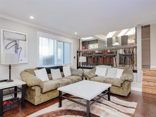 727 Paskin Way, Saanich, BC 