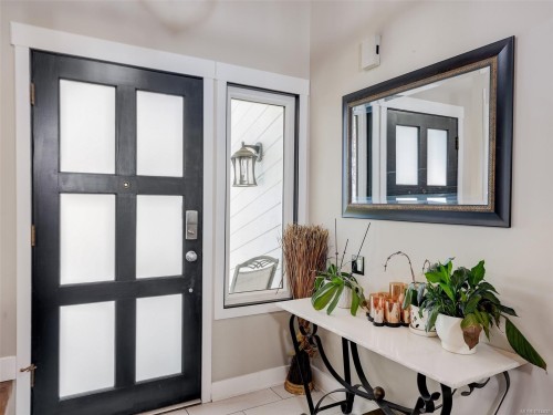 727 Paskin Way, Saanich, BC 