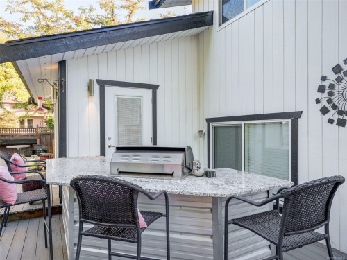 727 Paskin Way, Saanich, BC 