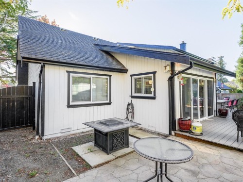 727 Paskin Way, Saanich, BC 