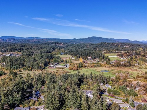 727 Paskin Way, Saanich, BC 