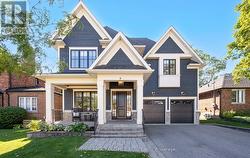 8 CUMBERLAND DRIVE  Mississauga, ON L5G 3M6