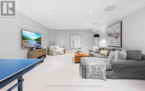 8 Cumberland Drive, Mississauga, ON - Indoor Photo Showing Bedroom