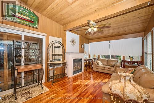 73 Lindel Crescent, Welland (N. Welland), ON - Indoor Photo Showing Living Room With Fireplace