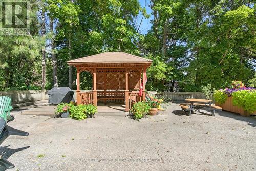 305 - 14924 Yonge Street, Aurora, ON - Outdoor With Backyard