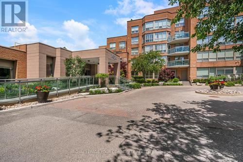 305 - 14924 Yonge Street, Aurora, ON - Outdoor