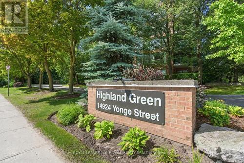 305 - 14924 Yonge Street, Aurora, ON - Outdoor
