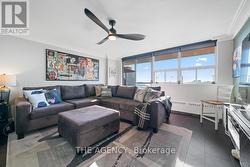 Bright, west facing living room - 