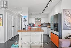 Kitchen track lighting - 