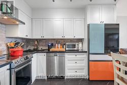 Quartz counter-tops - 