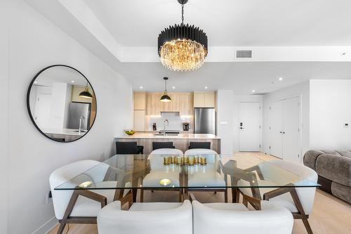 Salle à manger - 1805-200 Rue Marie-Charles-Le Moyne, Longueuil (Le Vieux-Longueuil), QC - Indoor Photo Showing Dining Room