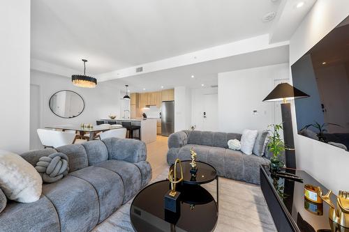 Salon - 1805-200 Rue Marie-Charles-Le Moyne, Longueuil (Le Vieux-Longueuil), QC - Indoor Photo Showing Living Room