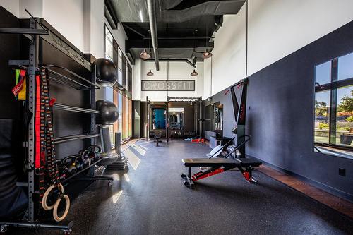 Salle d'exercice - 1805-200 Rue Marie-Charles-Le Moyne, Longueuil (Le Vieux-Longueuil), QC - Indoor Photo Showing Gym Room