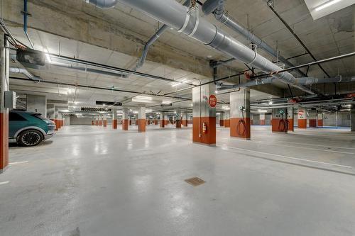 Garage - 1805-200 Rue Marie-Charles-Le Moyne, Longueuil (Le Vieux-Longueuil), QC - Indoor Photo Showing Garage
