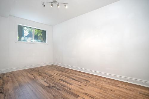 Bedroom - 1-2415 Rue Rushbrooke, Montréal (Le Sud-Ouest), QC - Indoor Photo Showing Other Room