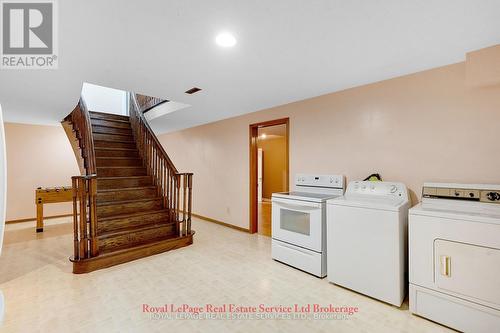 2088 Kempton Park Drive, Mississauga, ON - Indoor Photo Showing Laundry Room
