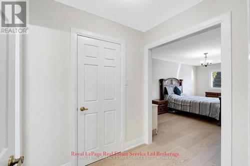 2088 Kempton Park Drive, Mississauga, ON - Indoor Photo Showing Bedroom