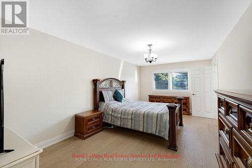 2088 Kempton Park Drive, Mississauga, ON - Indoor Photo Showing Bedroom