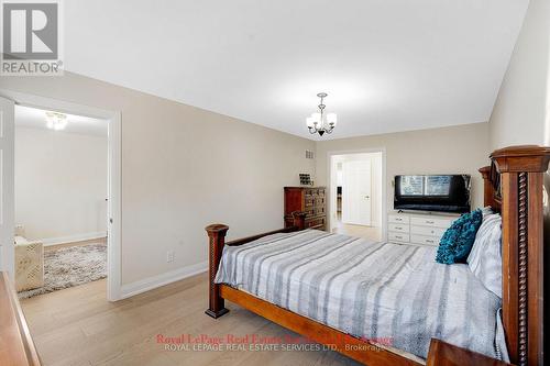 2088 Kempton Park Drive, Mississauga, ON - Indoor Photo Showing Bedroom