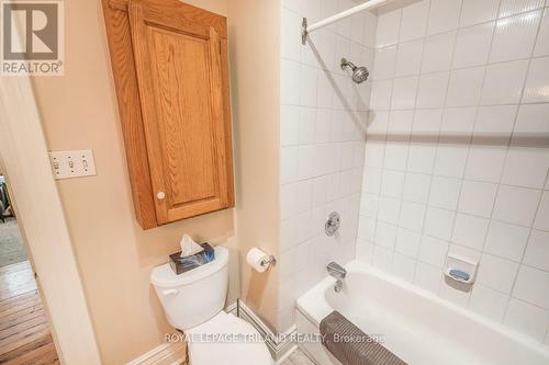 1 & 2 - 737 William Street N, London East (East F), ON - Indoor Photo Showing Bathroom