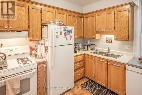 1 & 2 - 737 William Street N, London East (East F), ON - Indoor Photo Showing Kitchen With Double Sink