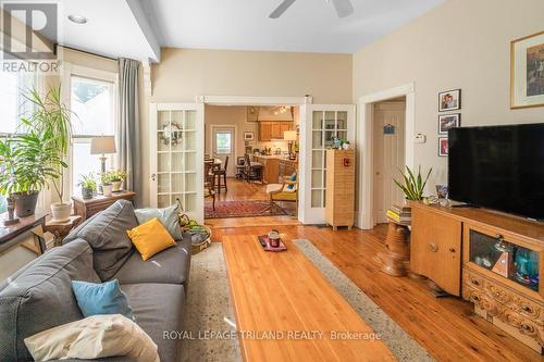 1 & 2 - 737 William Street N, London East (East F), ON - Indoor Photo Showing Living Room