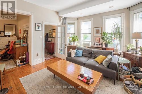 1 & 2 - 737 William Street N, London East (East F), ON - Indoor Photo Showing Living Room