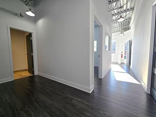 Office - 573 Boul. Du Curé-Boivin, Boisbriand, QC 