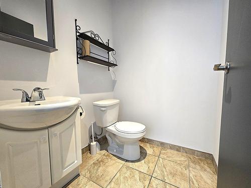 Powder room - 573 Boul. Du Curé-Boivin, Boisbriand, QC 