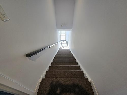 Staircase - 573 Boul. Du Curé-Boivin, Boisbriand, QC 