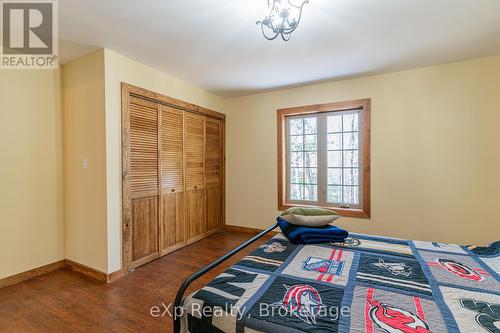 35 Keefer Street, Dysart Et Al (Dysart), ON - Indoor Photo Showing Bedroom