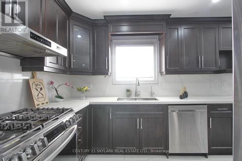 3376 Twilight Road, Mississauga, ON - Indoor Photo Showing Kitchen With Upgraded Kitchen