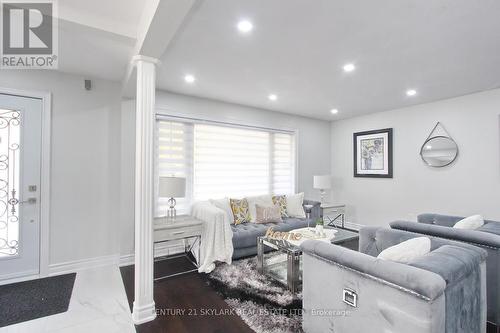 3376 Twilight Road, Mississauga, ON - Indoor Photo Showing Living Room