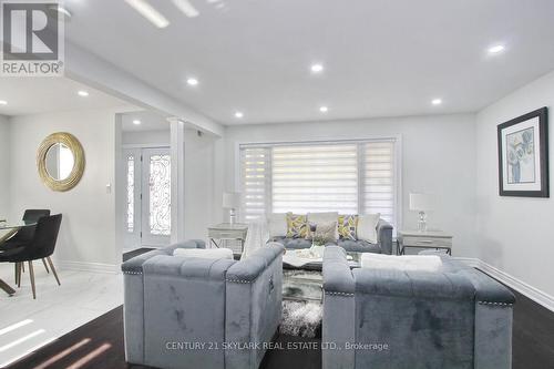 3376 Twilight Road, Mississauga, ON - Indoor Photo Showing Living Room