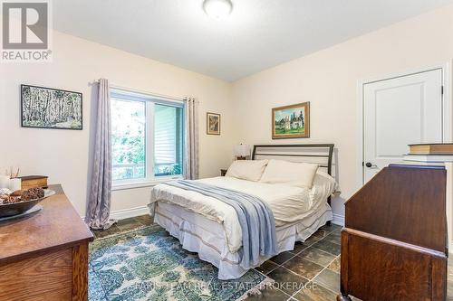 193 Gilwood Park Drive, Penetanguishene, ON - Indoor Photo Showing Bedroom
