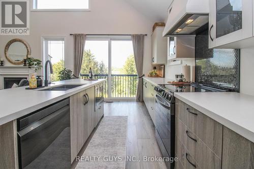 322 Cullen Trail, Peterborough (Northcrest Ward 5), ON - Indoor Photo Showing Kitchen With Double Sink