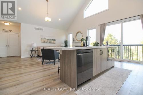 322 Cullen Trail, Peterborough (Northcrest Ward 5), ON - Indoor Photo Showing Kitchen