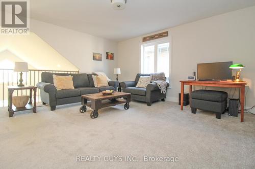 322 Cullen Trail, Peterborough (Northcrest Ward 5), ON - Indoor Photo Showing Living Room