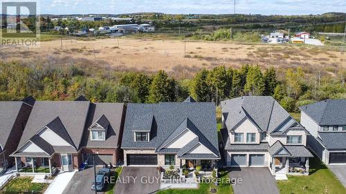 322 Cullen Trail, Peterborough (Northcrest Ward 5), ON - Outdoor With Facade