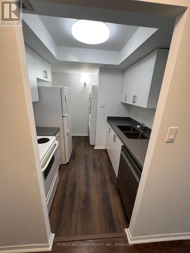 611 - 5 Greystone Walk Drive, Toronto, ON - Indoor Photo Showing Kitchen With Double Sink