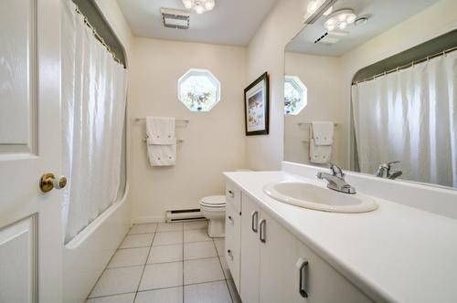Bathroom - 189 Ch. Wheeler, Mont-Tremblant, QC - Indoor Photo Showing Bathroom
