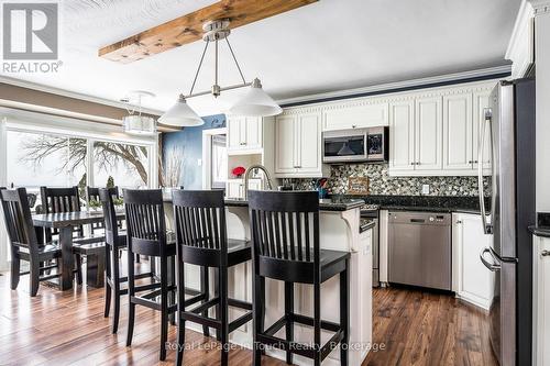 8 Tiny Beaches Road S, Tiny, ON - Indoor Photo Showing Kitchen