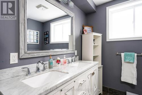 8 Tiny Beaches Road S, Tiny, ON - Indoor Photo Showing Bathroom