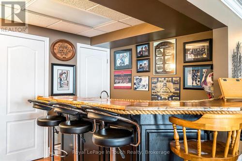 8 Tiny Beaches Road S, Tiny, ON - Indoor Photo Showing Dining Room