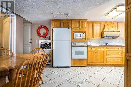 8 Tiny Beaches Road S, Tiny, ON - Indoor Photo Showing Kitchen