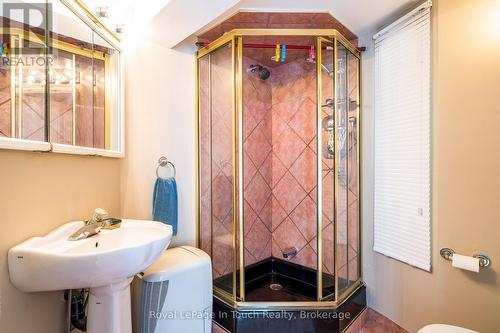 8 Tiny Beaches Road S, Tiny, ON - Indoor Photo Showing Bathroom