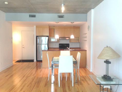 Dining room - 308-777 Rue Gosford, Montréal (Ville-Marie), QC - Indoor Photo Showing Kitchen